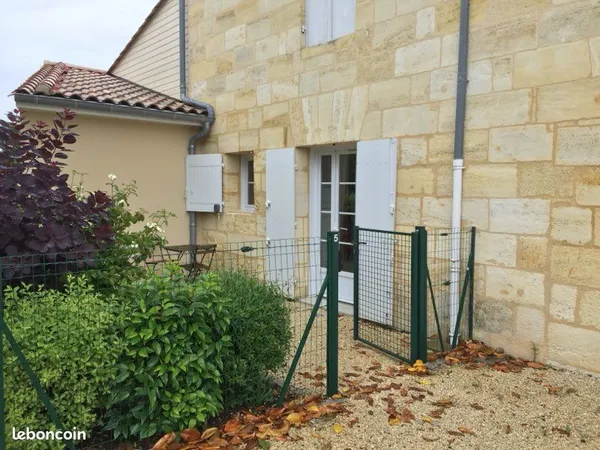 Joli studio meublé