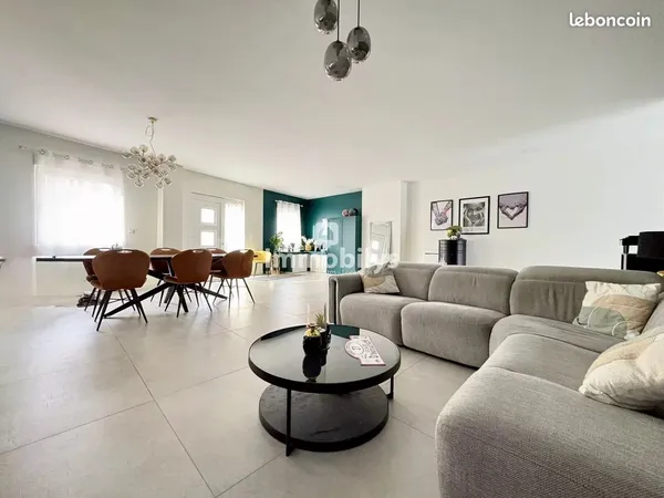Maison 6 pièces 210 m²