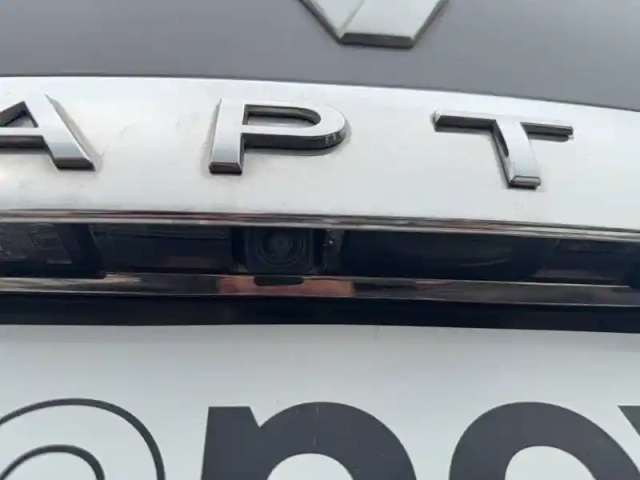 Renault Captur tce 150 fap edc — photo 18