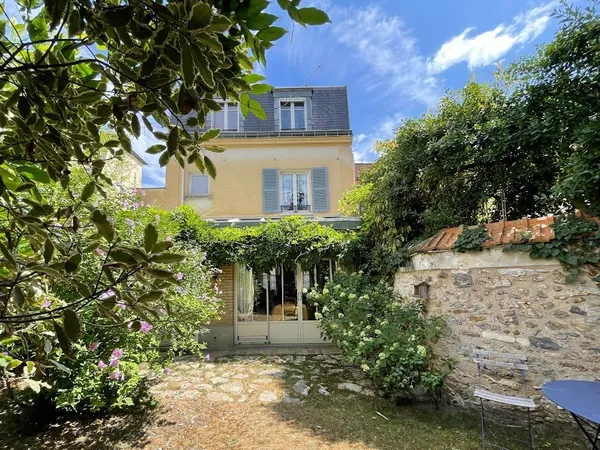 Vends maison ancienne - 124 m² - 6 pièces, 4 chambres - Versailles 78000