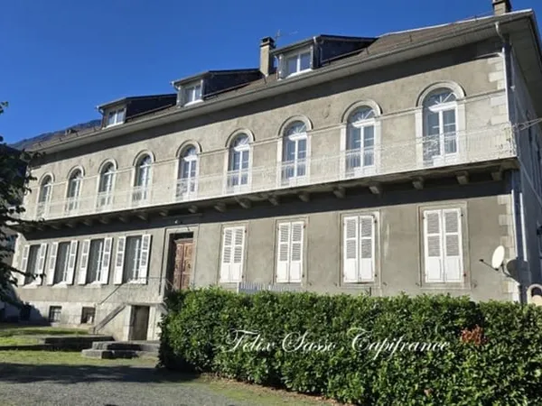 PIERREFITTE-NESTALAS (65) - Appartement dans immeuble de caractère caractère de 95 m² avec beau pote