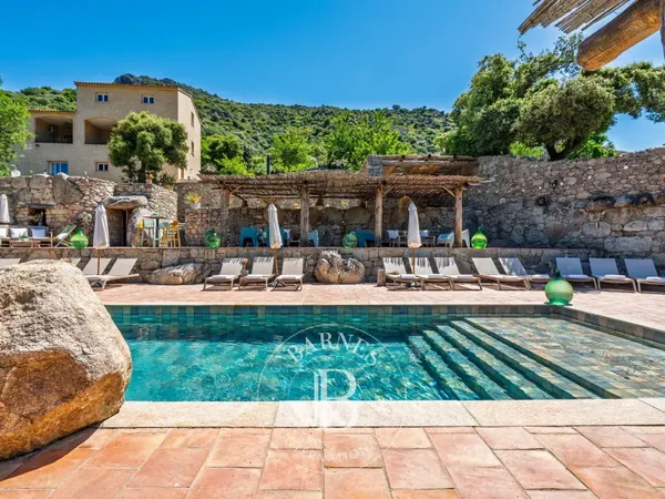 Exclusivité, Pietralba, Propriété, 4 Appartements, Vue panoramique, Piscine, Proche plage