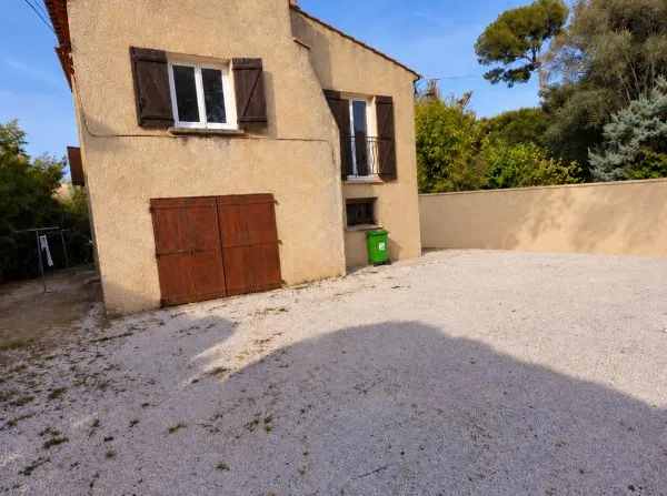 Maison chemin du Petit Bois possibilité 4 chambres