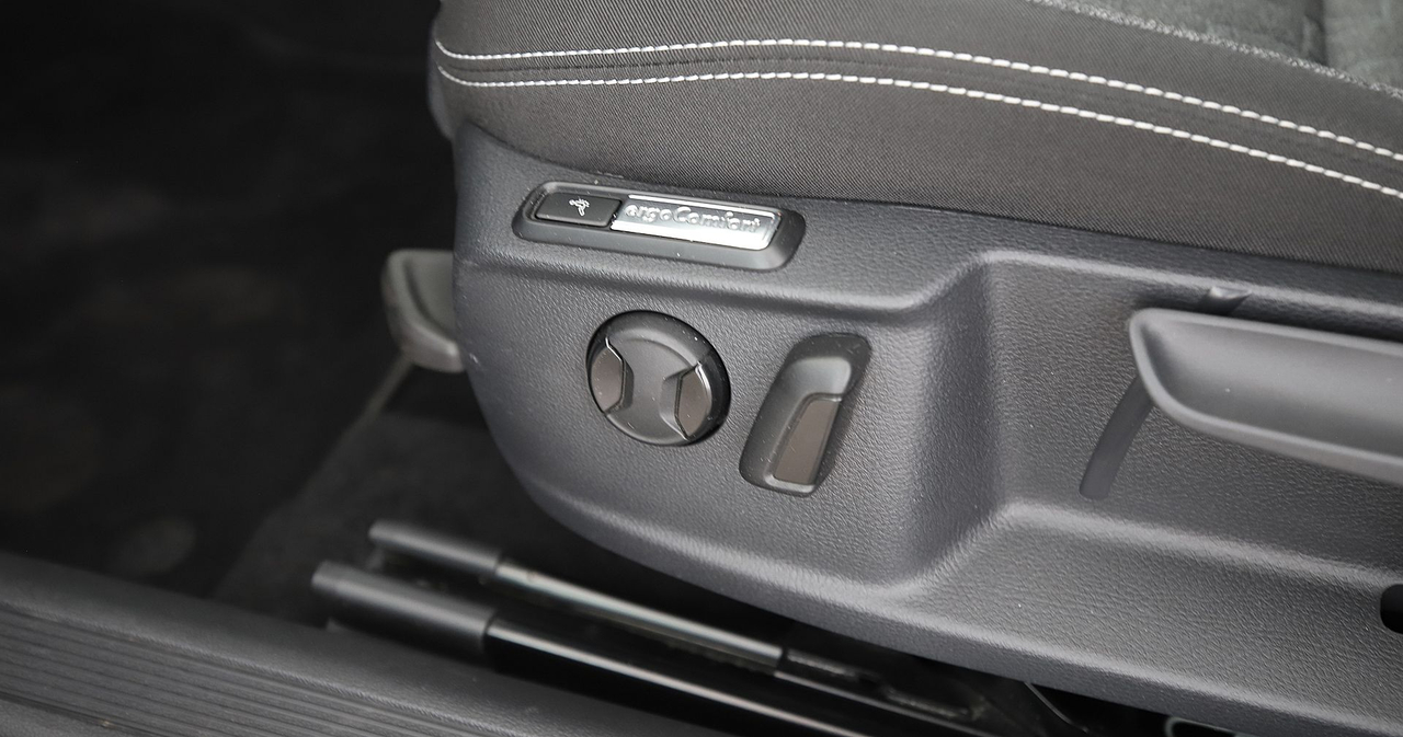 Volkswagen Passat SW — photo 30
