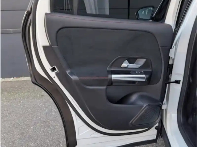 Mercedes Gla 250 e — photo 20