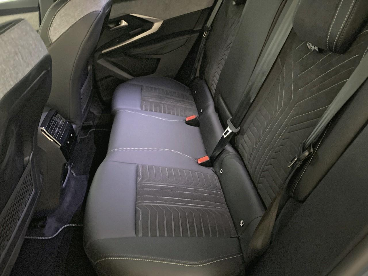 Peugeot 3008 hybrid 145 e-dcs6 gt — photo 10