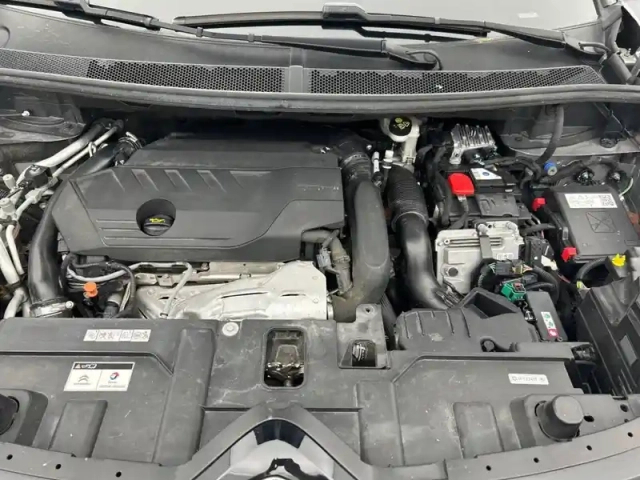 Citroën C5 Aircross hybride rechargeable 225 e-eat8 — photo 30