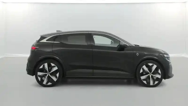 Renault Megane e-tech ev60 220 ch super charge — photo 6