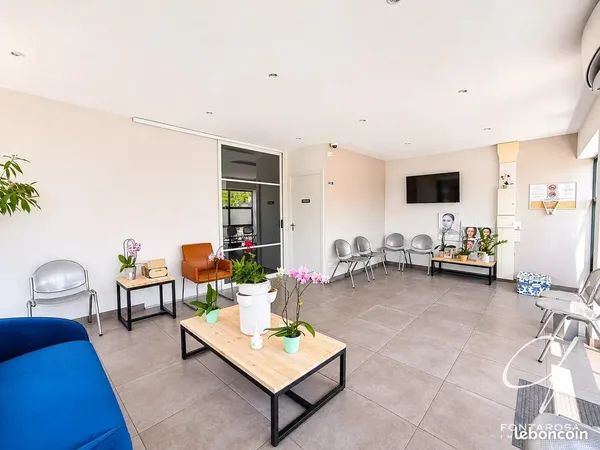 Local commercial 97 m² Fréjus