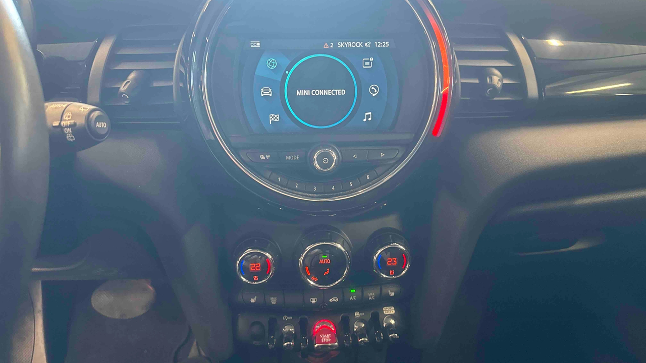 Mini Hatch 5 Portes Cooper 136 ch BVA7 — photo 15
