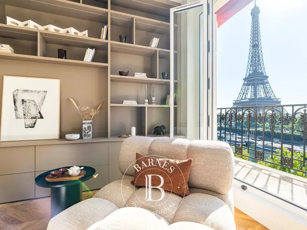 Paris 16ème - Vue Tour Eiffel - Appartement traversant \"clé en main\"