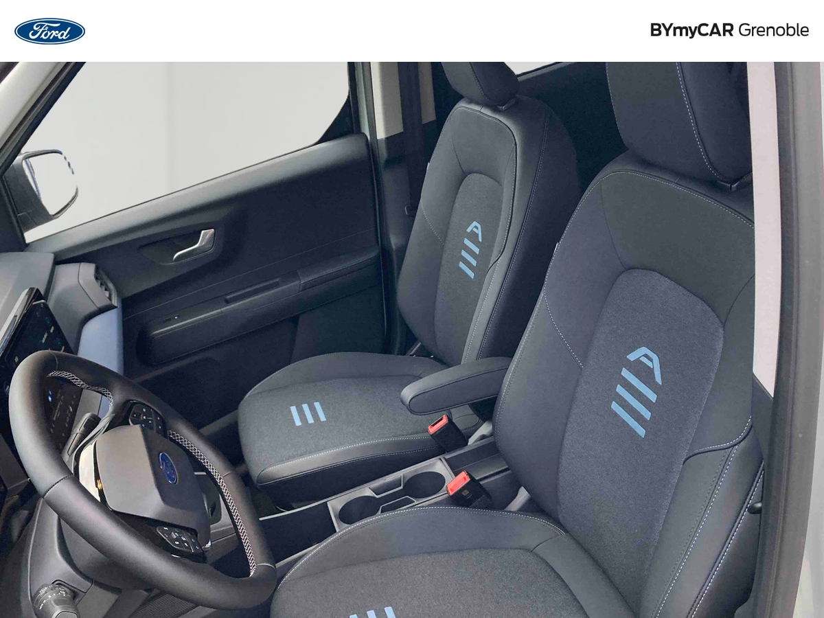 Ford E-Tourneo Courier 136 ch Batterie 54 kWh — photo 11