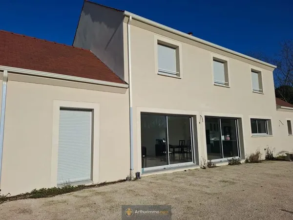 PAVILLON TRADITIONNEL AVEC GARAGE ,TERRAIN 1694 m2