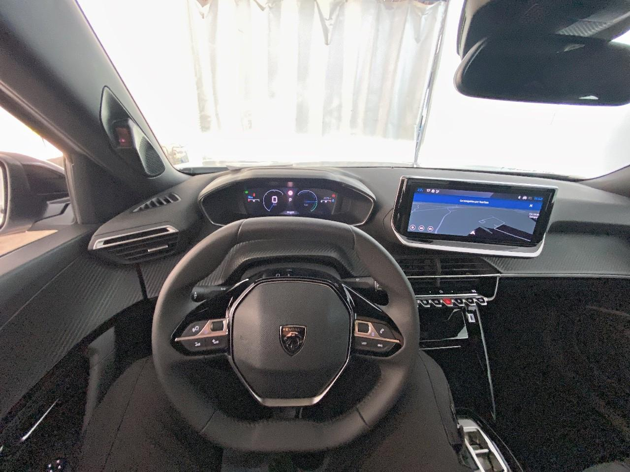 Peugeot 2008 hybrid 145 ch e-dcs6 allure — photo 12