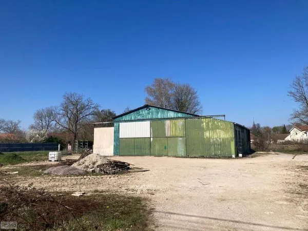 Local professionnel 387 m²