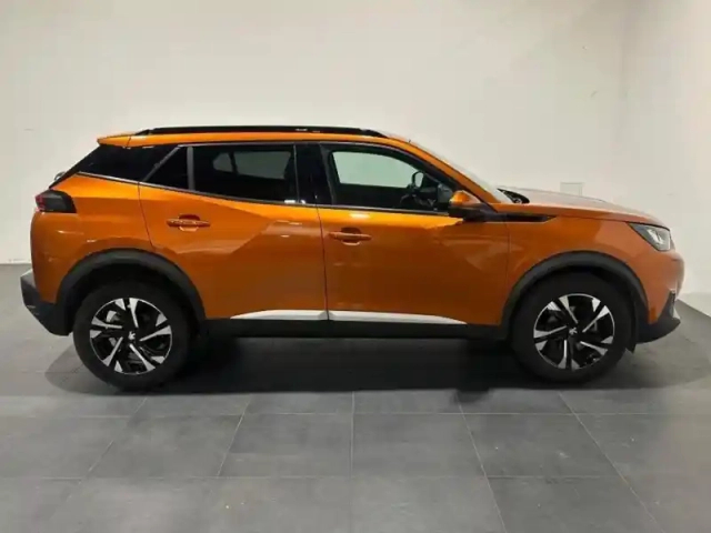 Peugeot 2008 1.2 130 s&amp;s allure gps radars carplay — photo 4