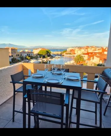 Appartement 18 m², vue imprenable sur le canigou et le lac marin
