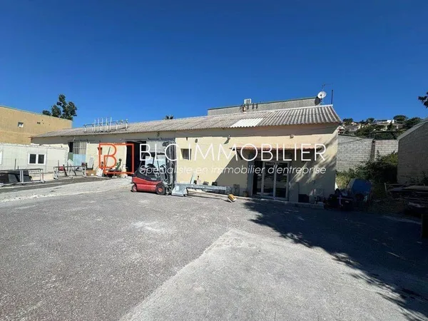 Local commercial 180 m²