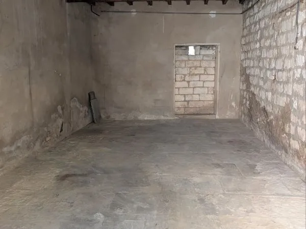 Remise saine / cave / box 32 m2