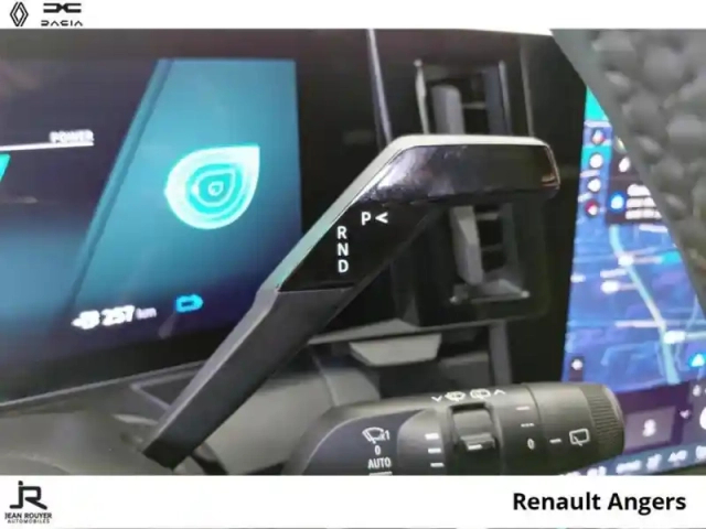 Renault Megane e-tech electric 220ch iconic autonomie confort -24 — photo 6