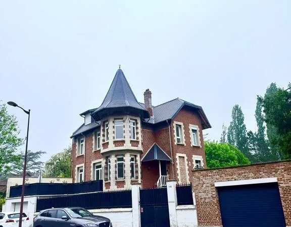 Maison 6 pièces 176 m²