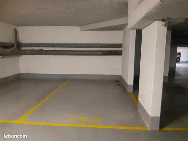 Place de Parking sous-sol à vendre - Guyancourt - 9000