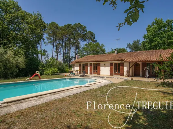 Maison familiale avec piscine et grand jardin AU CALME !