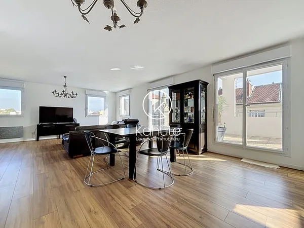 Proximité de la Gare Part Dieu, Appartement duplex Lyon 5 pièce(s) 119 m2, dernier étage, 3 chambres