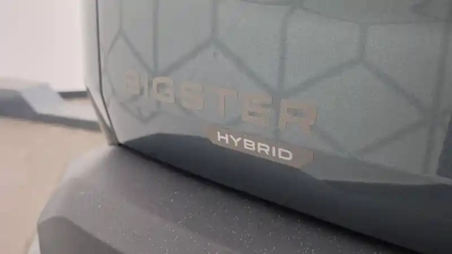 Dacia Bigster hybrid-g 150 4x4 — photo 28