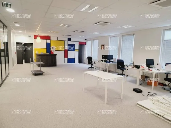 Bureaux 369 m²