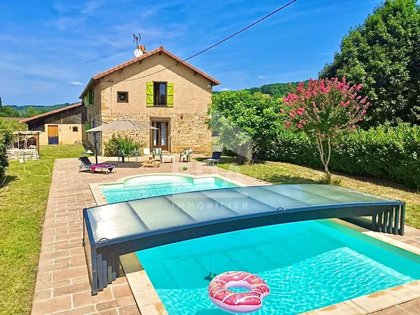 Ensemble immobilier à usage de gîtes St-Sever-De-Rustan 6 pièce(s) 311.77 m2