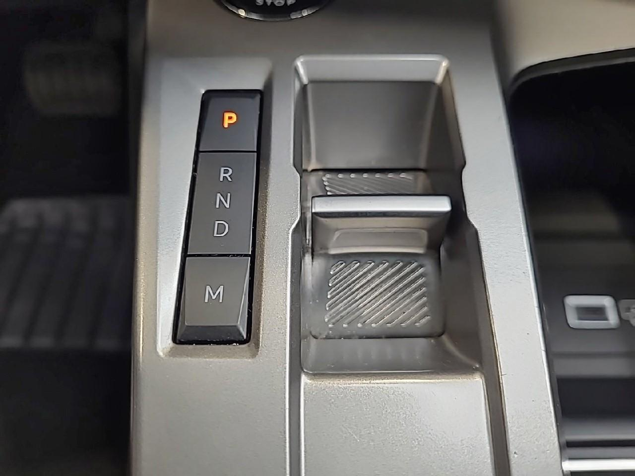 Peugeot 308 bluehdi 130 eat8 allure — photo 20