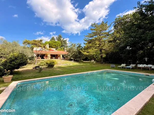 Maison 5 pièces 190 m²