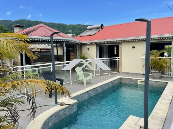 Maison T5 meublée avec piscine - Entre Deux