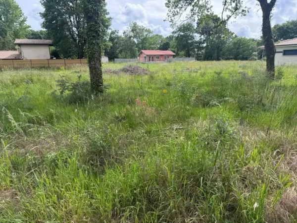 Terrain 577 m²