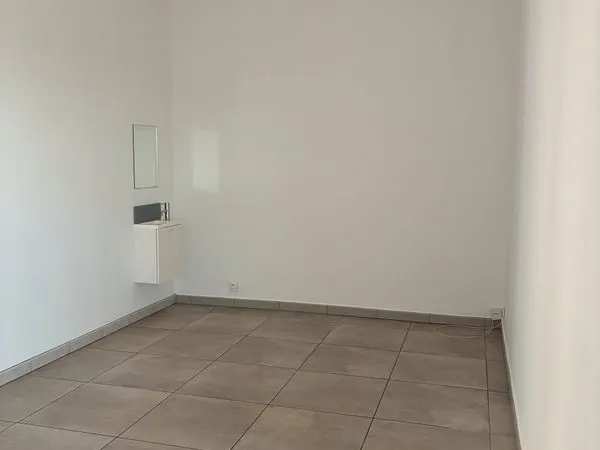 à louer - cabinet médical / paramédical de 19 m² - saint-martin-de-crau