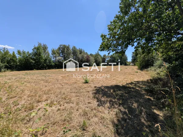 Terrain à bâtir de 4 964 m²