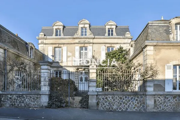 Maison 10 pièces 310 m²