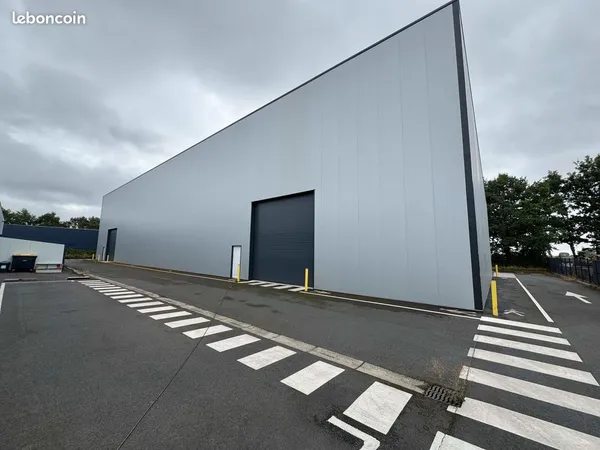 Locaux d'activités - Cellule de 900m2 - ZA Les Petits Partenais