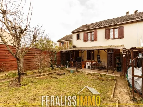 Maison 6 pièces avec garage et jardin au calme à Vauréal