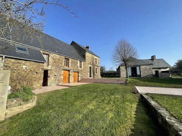 Maison 9 pièces 240 m²