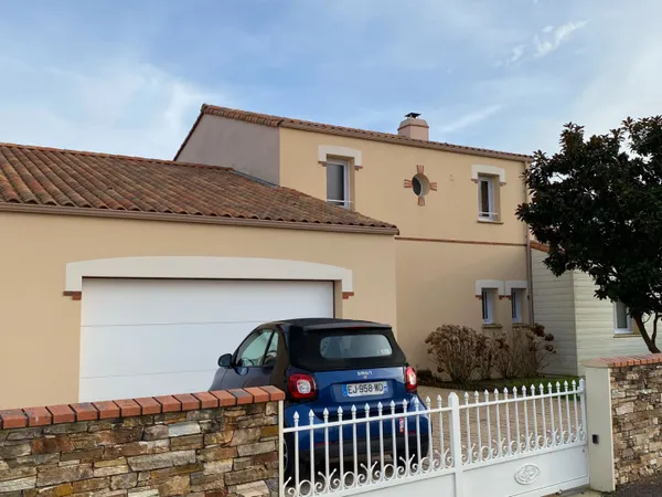 Maison récente 6 pièces avec piscine à vendre à Saint-Gilles-Croix-de-Vie