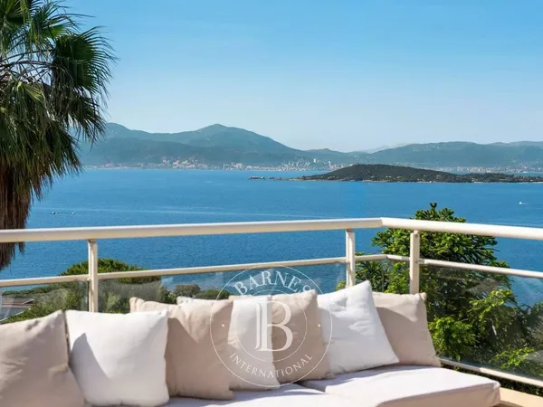Villa 8 pièces 255 m²