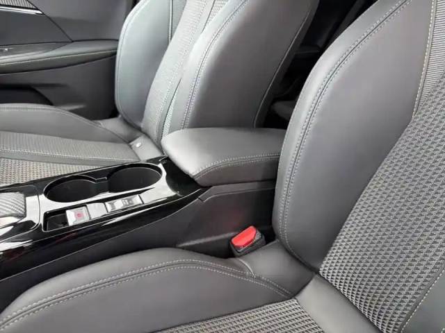 Peugeot 2008 electrique 136 ch — photo 49