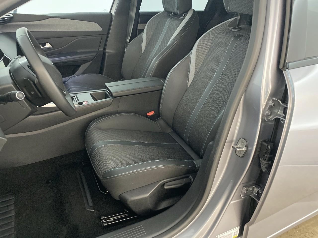 Peugeot 308 sw hybrid 145 e-dcs6 allure — photo 9