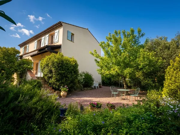 Villa 4 pièces à vendre à Saint-Raphaël quartier des Plaines en impasse