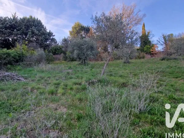 Terrain 451 m²