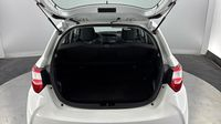 Toyota Yaris 100h Dynamic 5p RC18 — photo 14