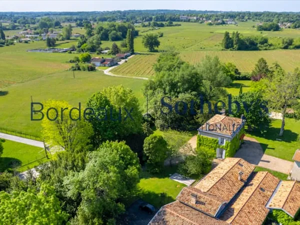 Propriété 10 pièces 240 m²