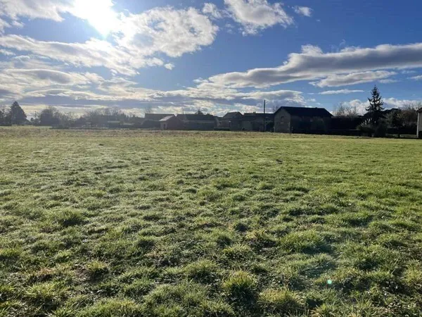 Terrain constructible 711 m²